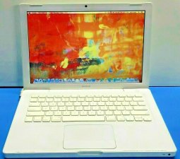 Apple Macbook 2008 A1181 13.3" core 2 Duo 2.4GHz 3GB RAM 160GB HDD + Office